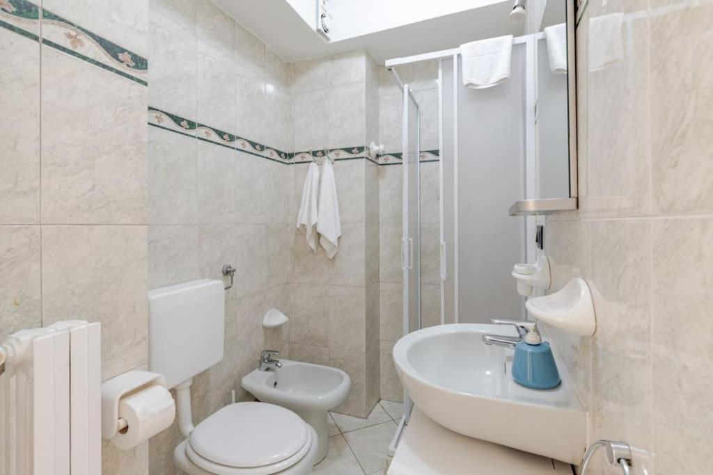 Casa Regina 3, Nel Centro Di Alba! Apartment Bagian luar foto