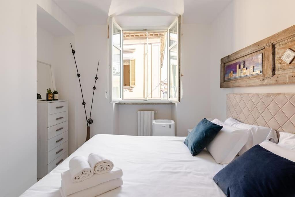 Casa Regina 3, Nel Centro Di Alba! Apartment Bagian luar foto