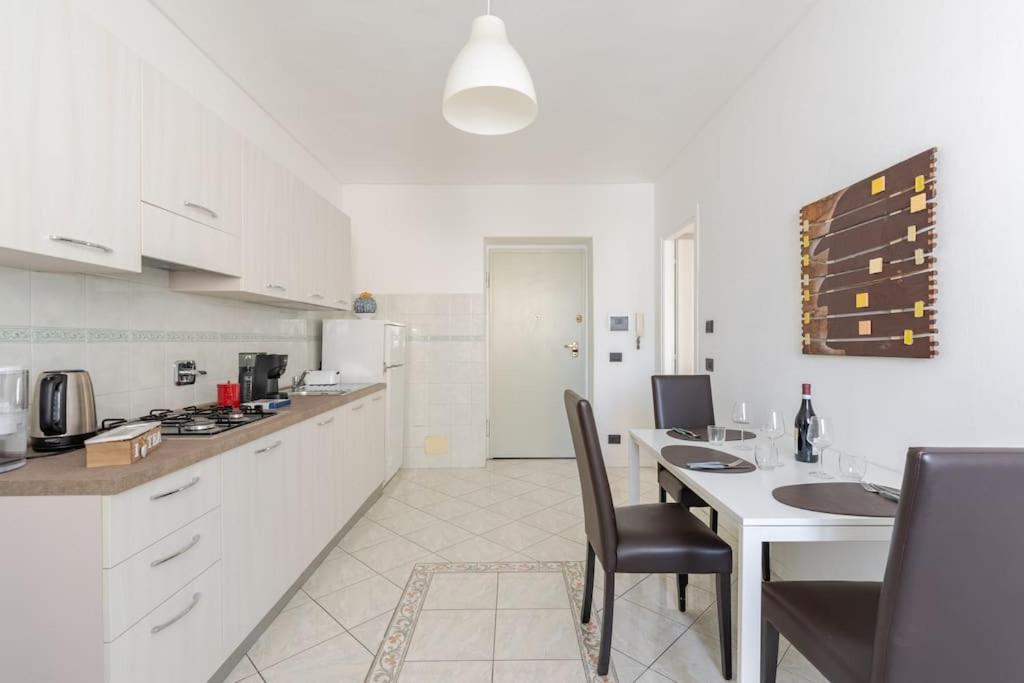 Casa Regina 3, Nel Centro Di Alba! Apartment Bagian luar foto