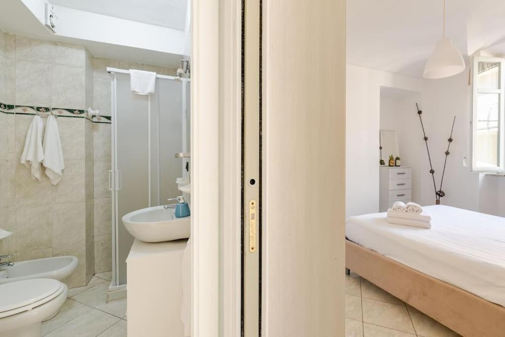 Casa Regina 3, Nel Centro Di Alba! Apartment Bagian luar foto
