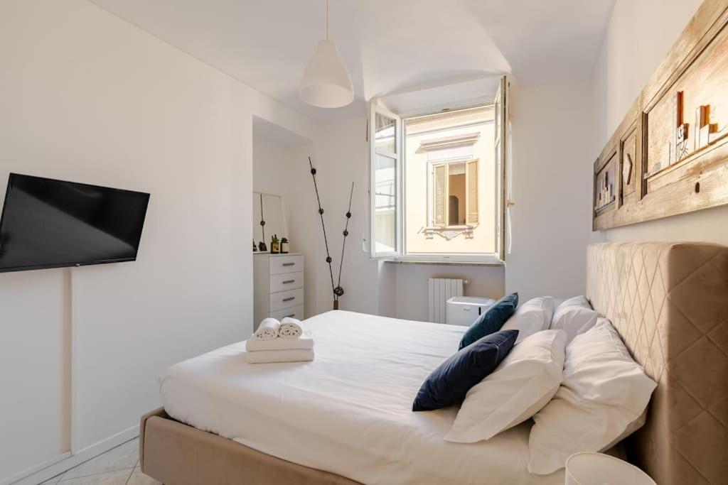 Casa Regina 3, Nel Centro Di Alba! Apartment Bagian luar foto